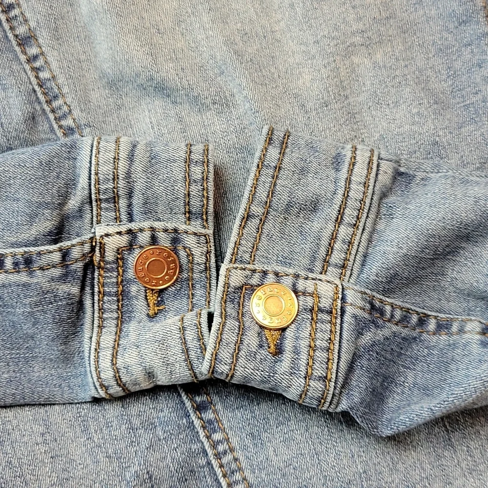 REFUGE Distressed Jean Trucker Jacket  M